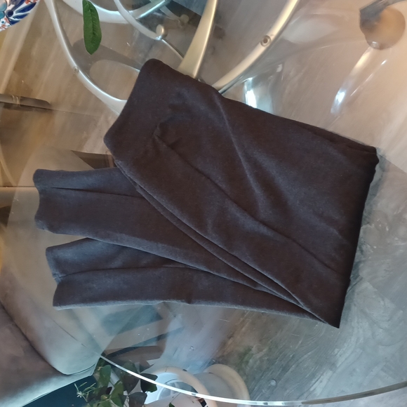 Bebe, Nwt! Basic pull up legging. Dark heather grey. Sz.M